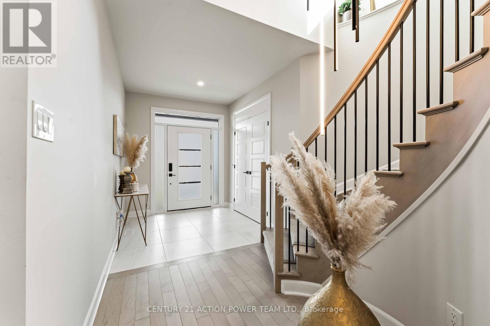 644 Moonflower Crescent, Ottawa, Ontario  K1T 0X8 - Photo 3 - X13768518