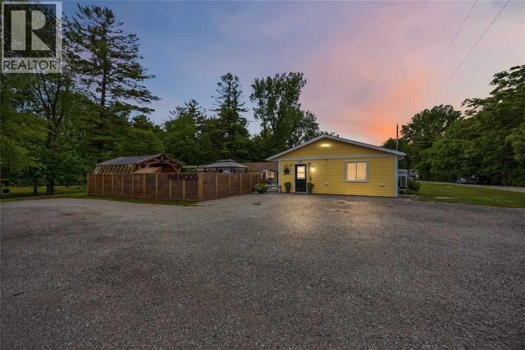 9717 Army Camp Road, Lambton Shores, Ontario  N0N 1J3 - Photo 48 - 26015146
