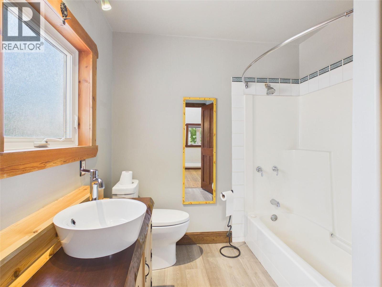 1401 8th Avenue, Fernie, British Columbia V0B 1M0 - Photo 12 - 10399422