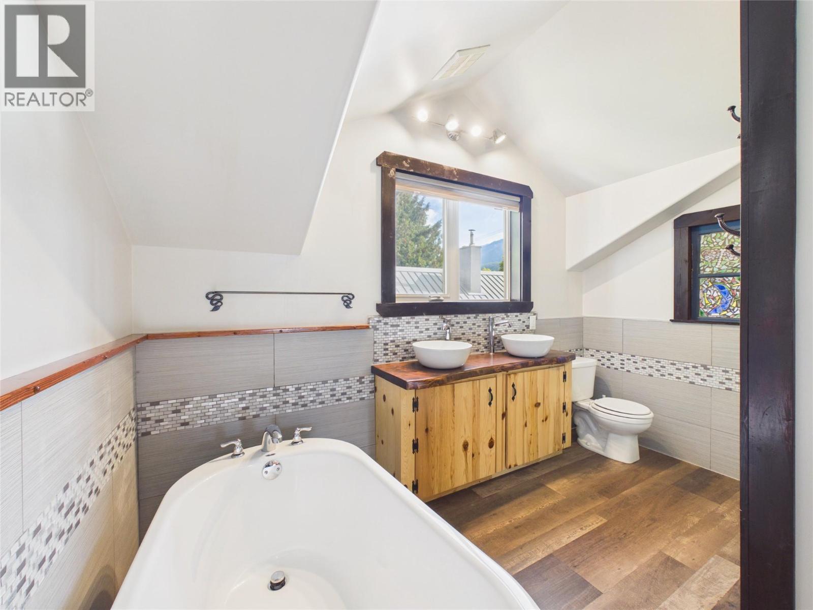 1401 8th Avenue, Fernie, British Columbia V0B 1M0 - Photo 30 - 10399422