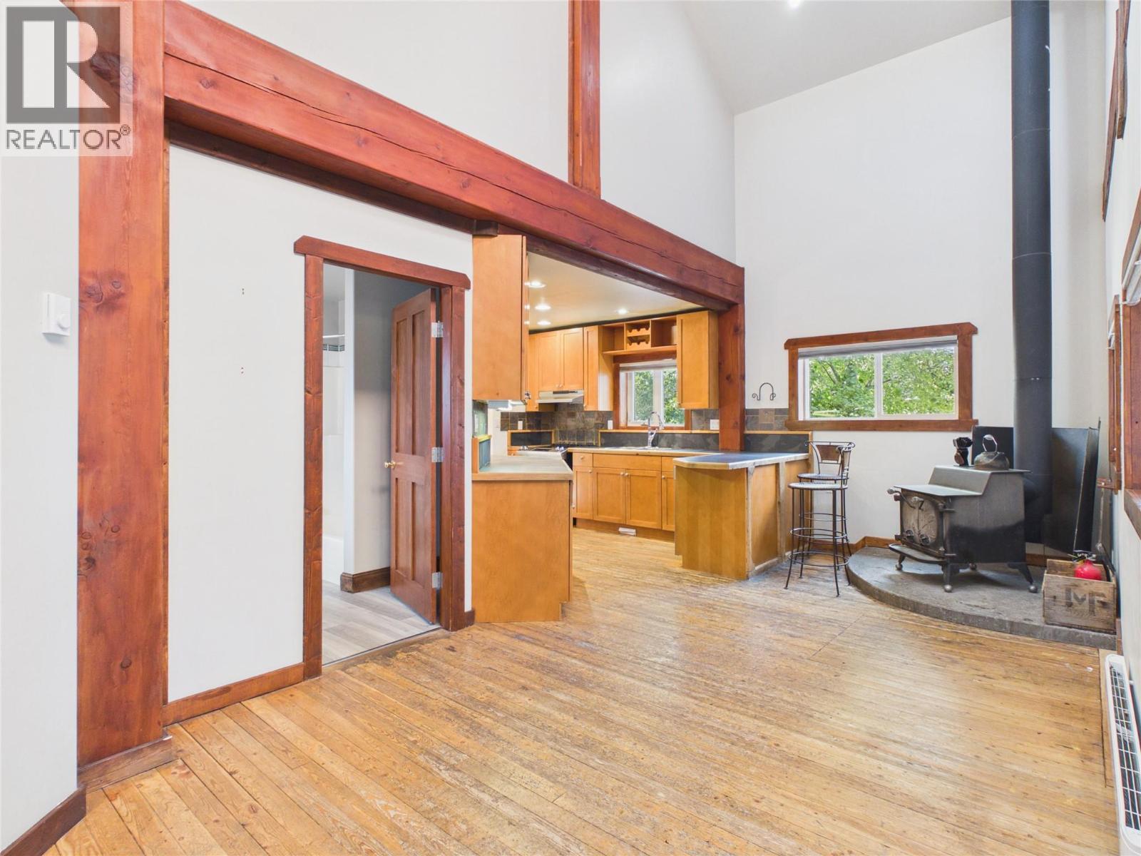 1401 8th Avenue, Fernie, British Columbia V0B 1M0 - Photo 4 - 10399422