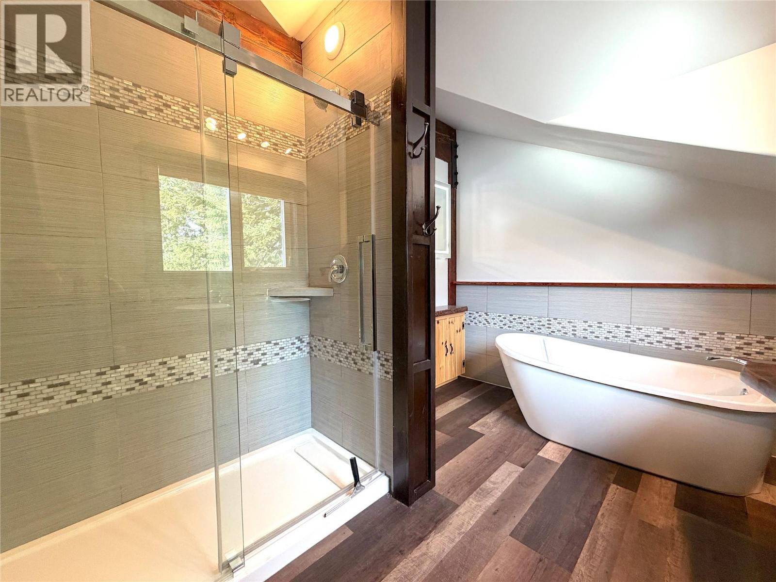 1401 8th Avenue, Fernie, British Columbia V0B 1M0 - Photo 32 - 10399422
