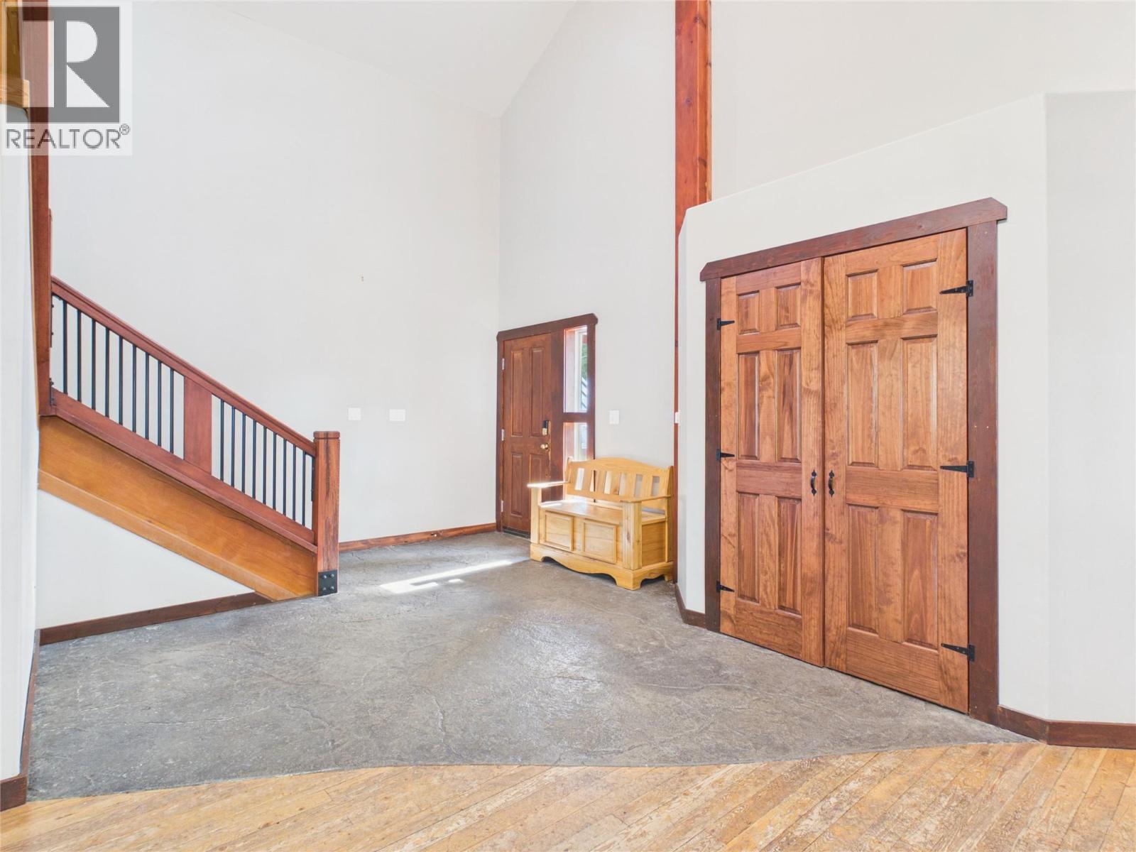 1401 8th Avenue, Fernie, British Columbia V0B 1M0 - Photo 2 - 10399422