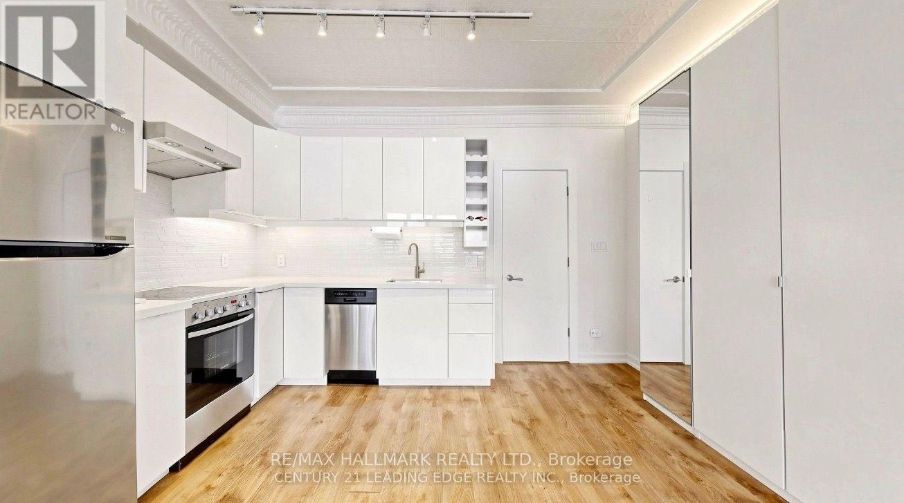Lower Bachelor - 679 Woodbine Avenue, Toronto, Ontario M4E 2J3 - Photo 5 - E13768472