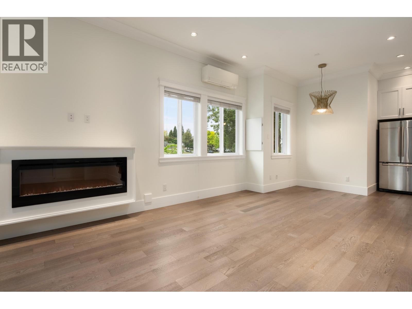 5565 Dundee Street, Vancouver, British Columbia  V5R 3T8 - Photo 6 - R3163918