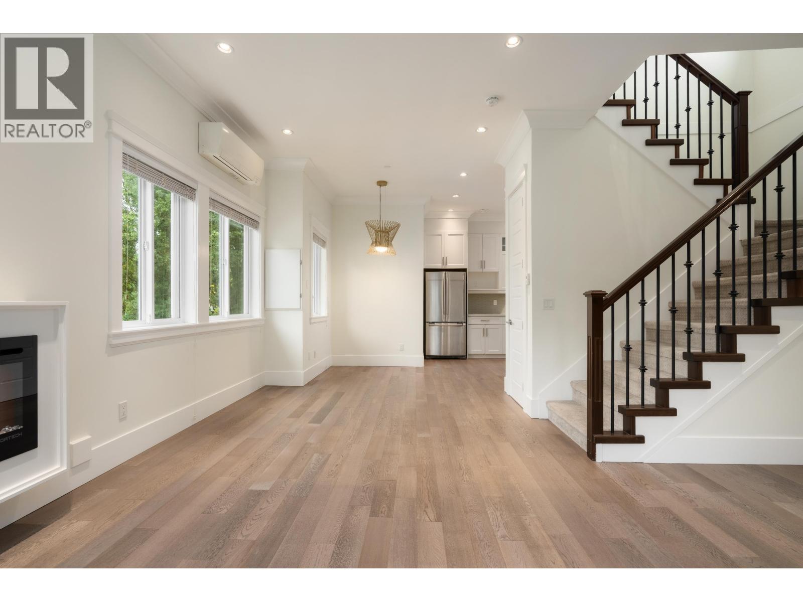 5565 Dundee Street, Vancouver, British Columbia  V5R 3T8 - Photo 8 - R3163918