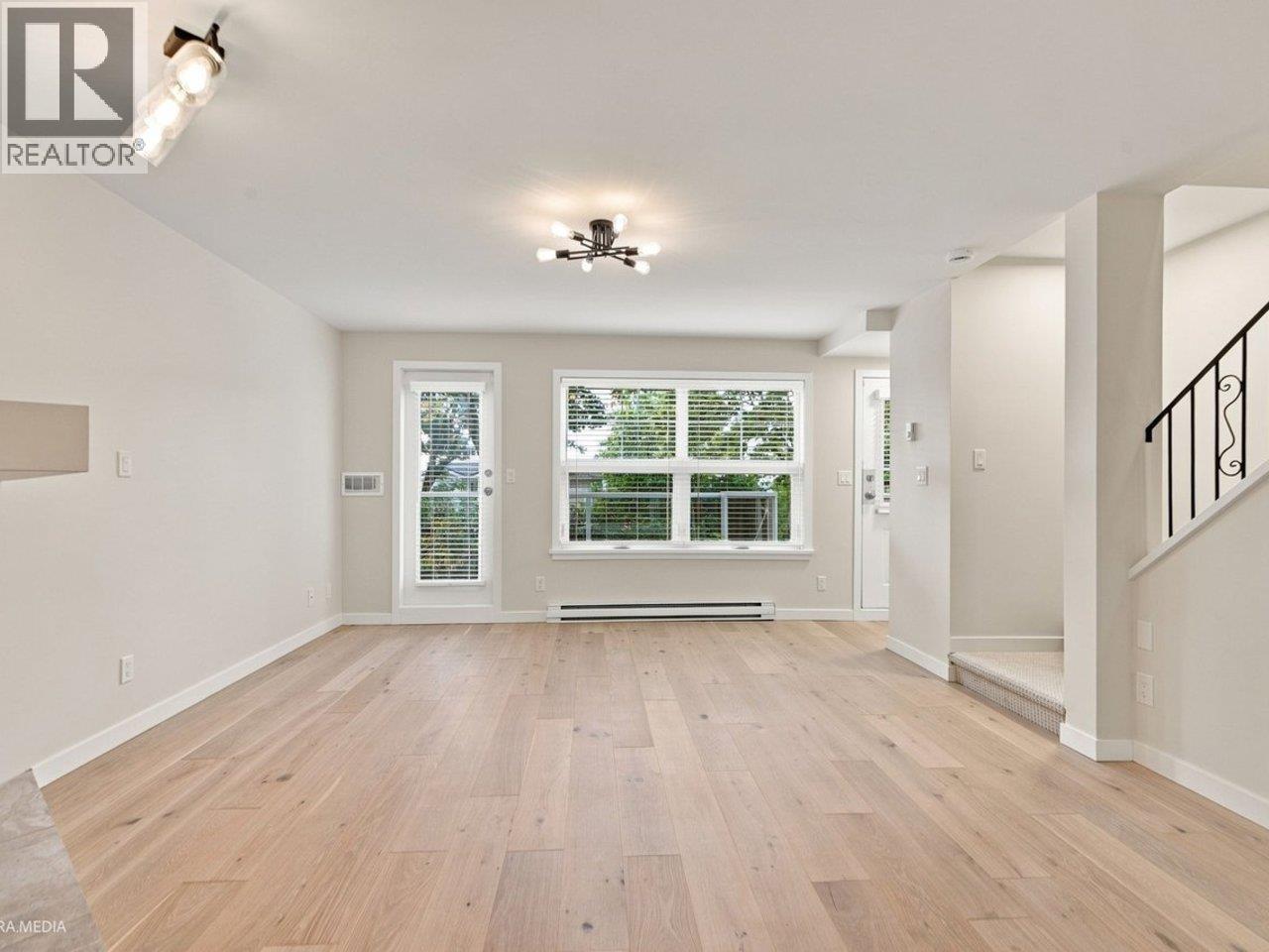 203 3787 Pender Street, Burnaby, British Columbia  V5C 2L2 - Photo 4 - R3163944