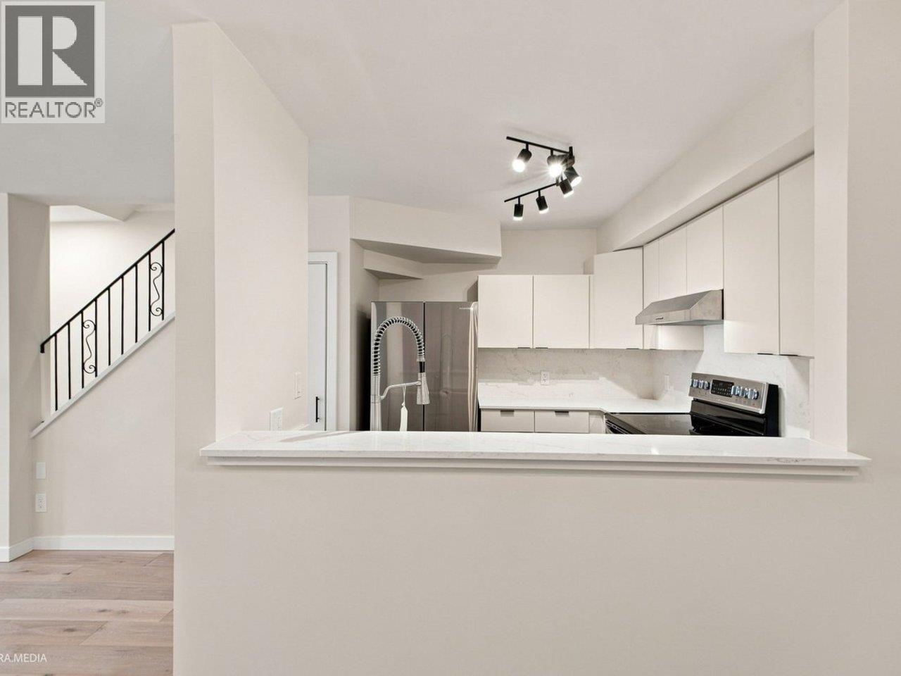 203 3787 Pender Street, Burnaby, British Columbia  V5C 2L2 - Photo 9 - R3163944