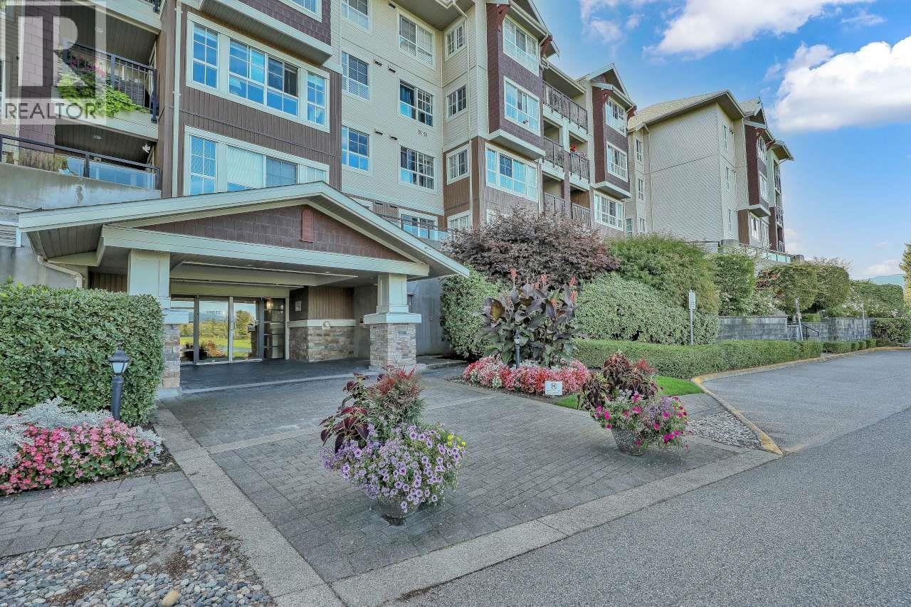 212 19677 MEADOW GARDENS WAY, pitt meadows, British Columbia