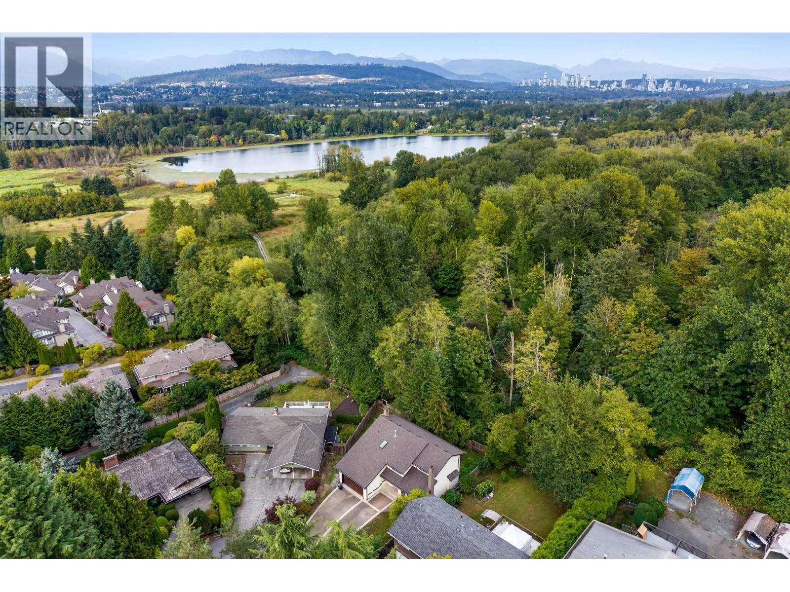 5858 Baffin Place, Burnaby, British Columbia  V5H 3S8 - Photo 3 - R3163947