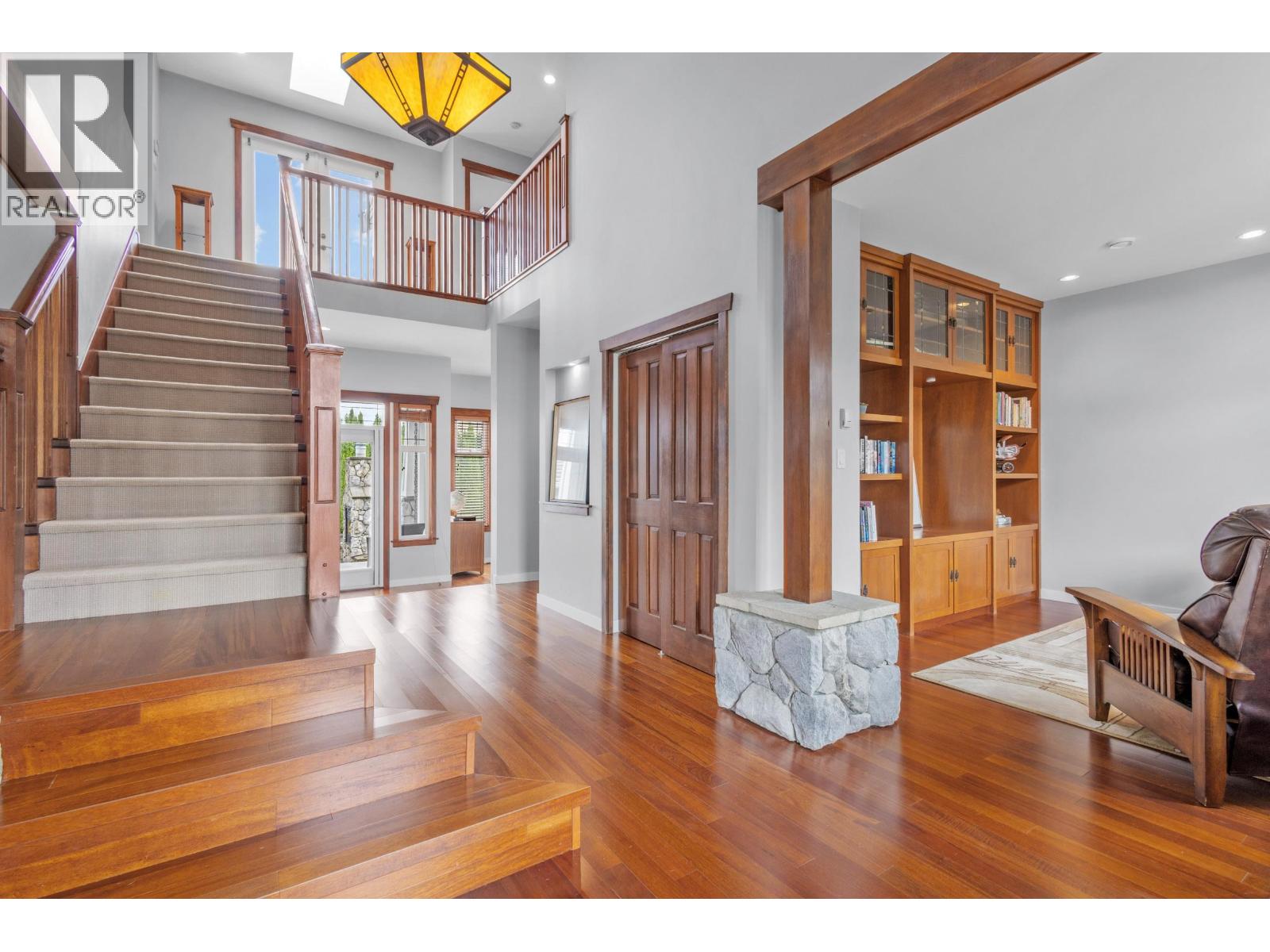 186 Macdonald Avenue, Burnaby, British Columbia  V5C 4M5 - Photo 3 - R3163987