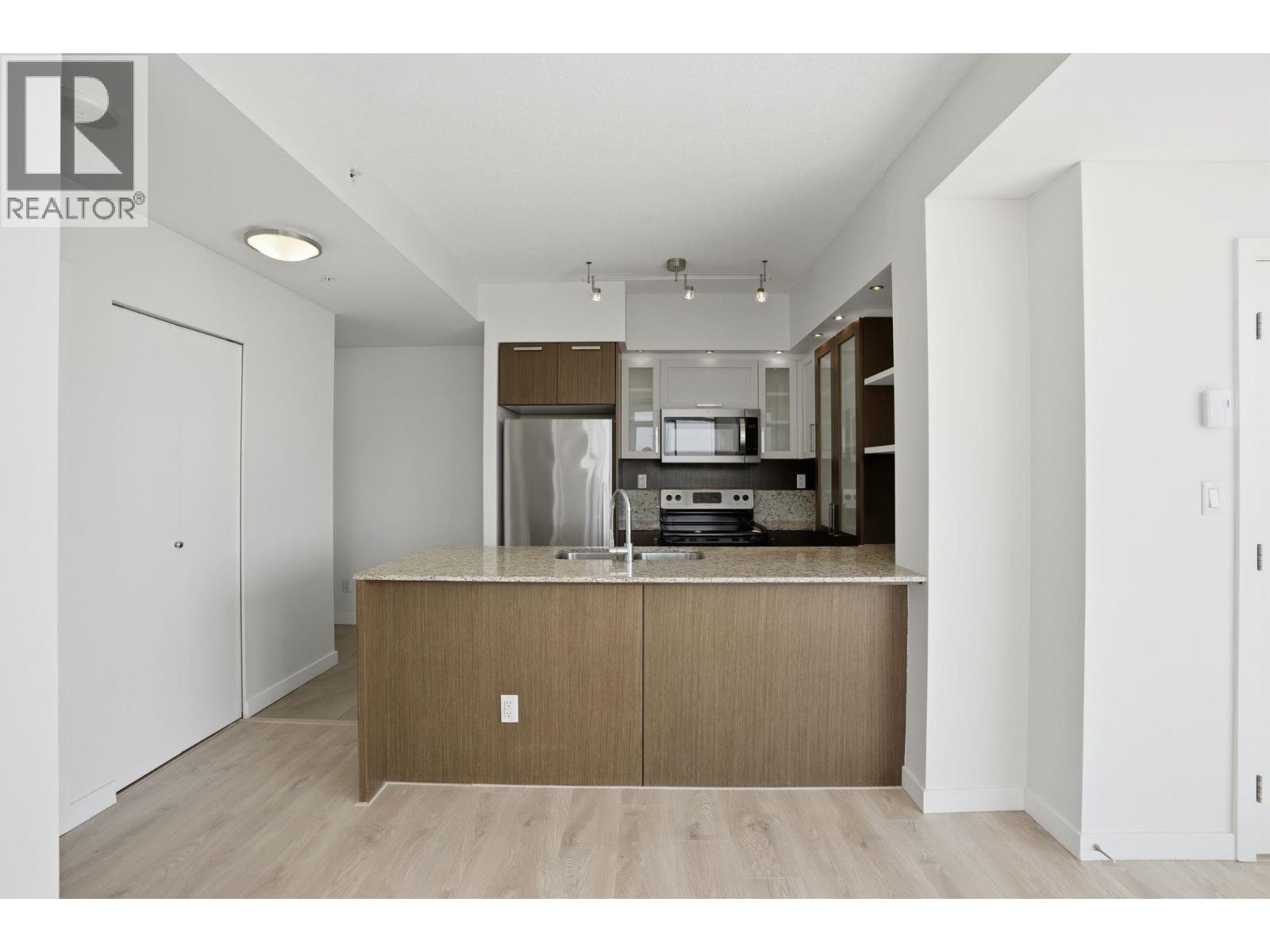 2805 2980 Atlantic Avenue, Coquitlam, British Columbia  V3B 0G2 - Photo 20 - R3163968