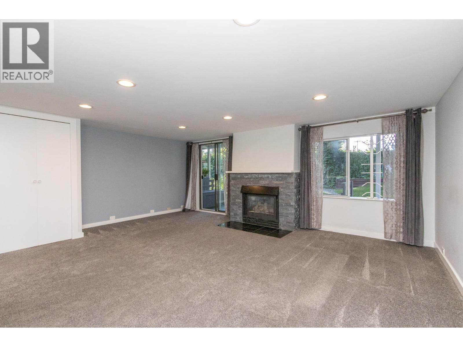 Suite 2673 Woodbine Drive, North Vancouver, British Columbia  V7R 2R7 - Photo 3 - R3163977