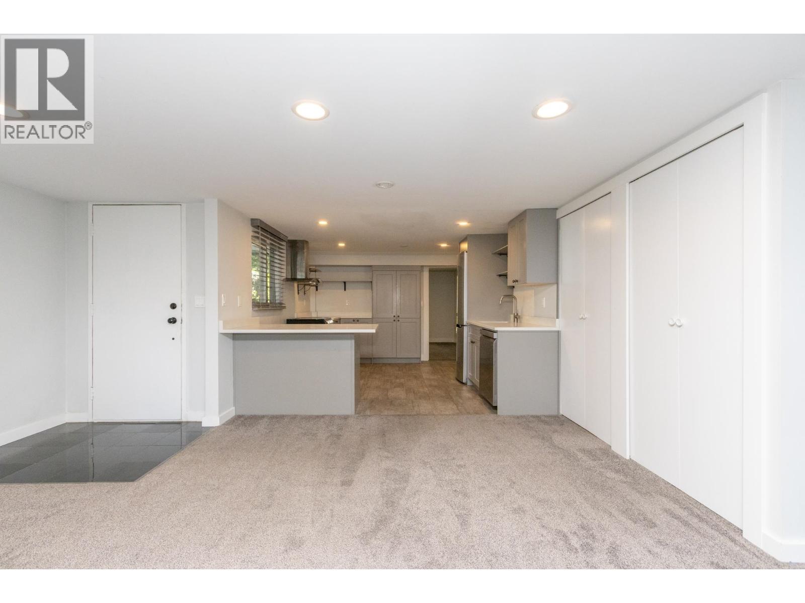 Suite 2673 Woodbine Drive, North Vancouver, British Columbia  V7R 2R7 - Photo 4 - R3163977