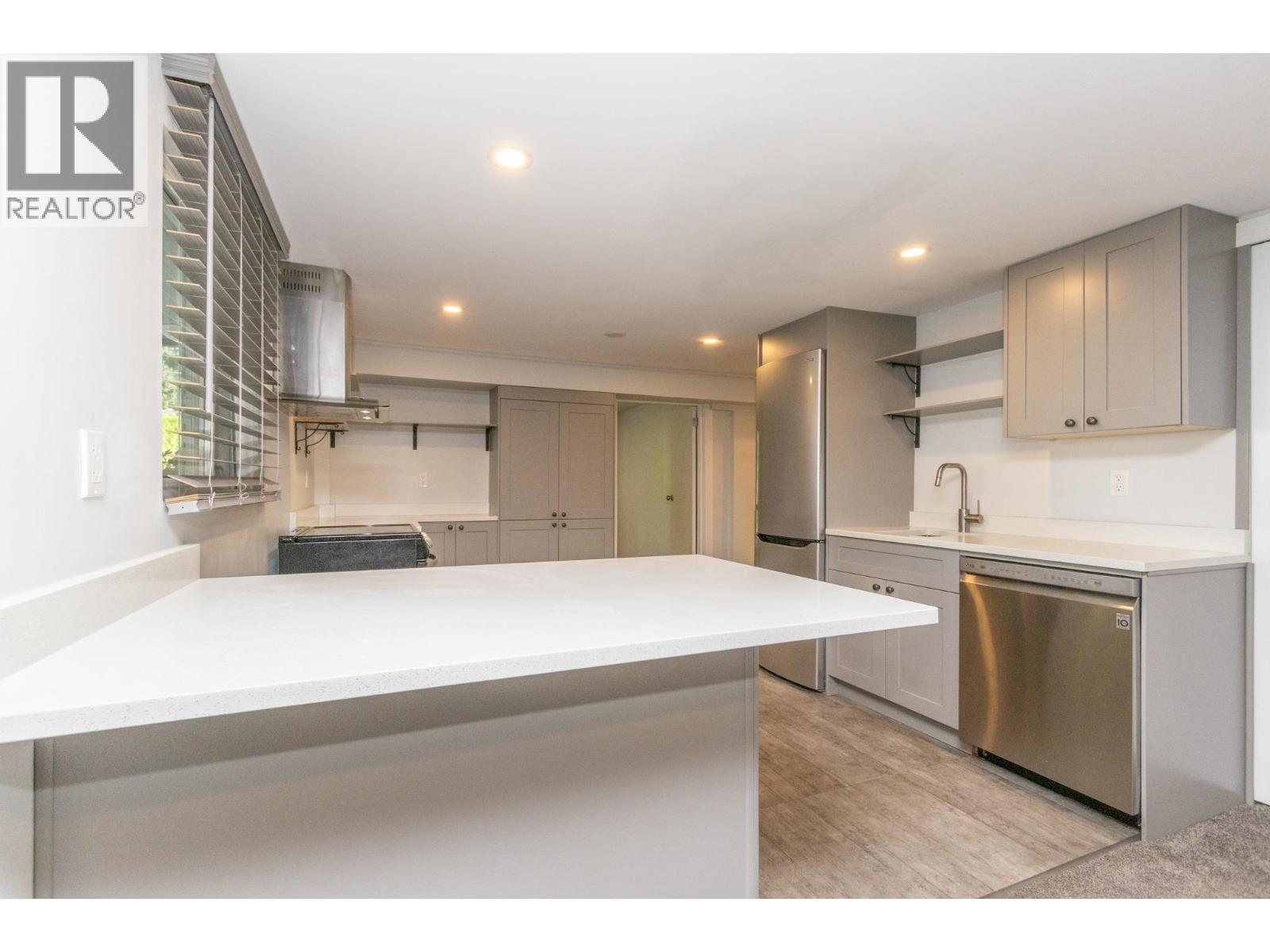 Suite 2673 Woodbine Drive, North Vancouver, British Columbia  V7R 2R7 - Photo 8 - R3163977