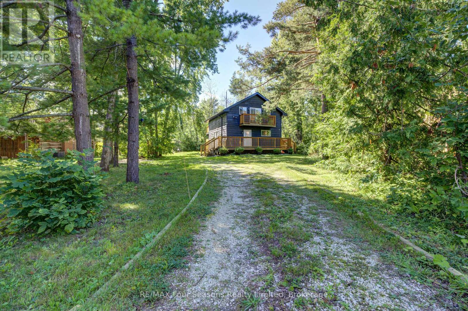 126 Martin Grove N, Blue Mountains, Ontario  L9Y 0N5 - Photo 1 - X13768476