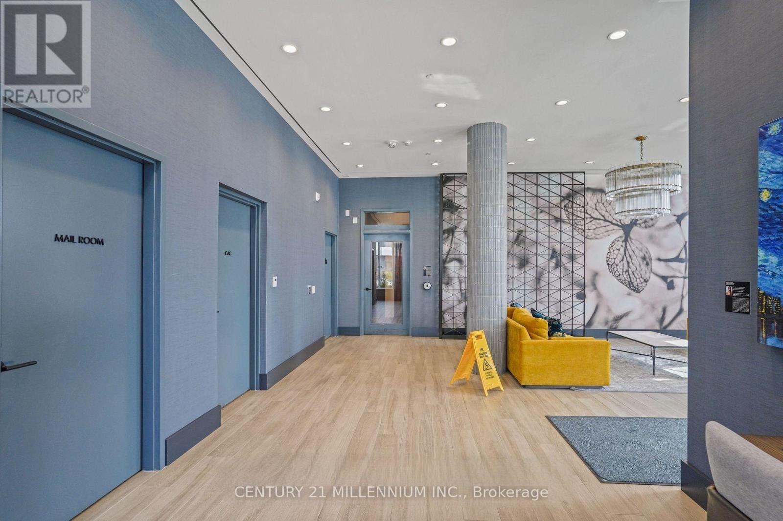 607 - 10 Lagerfeld Drive, Brampton, Ontario  L7A 5L3 - Photo 4 - W13768402
