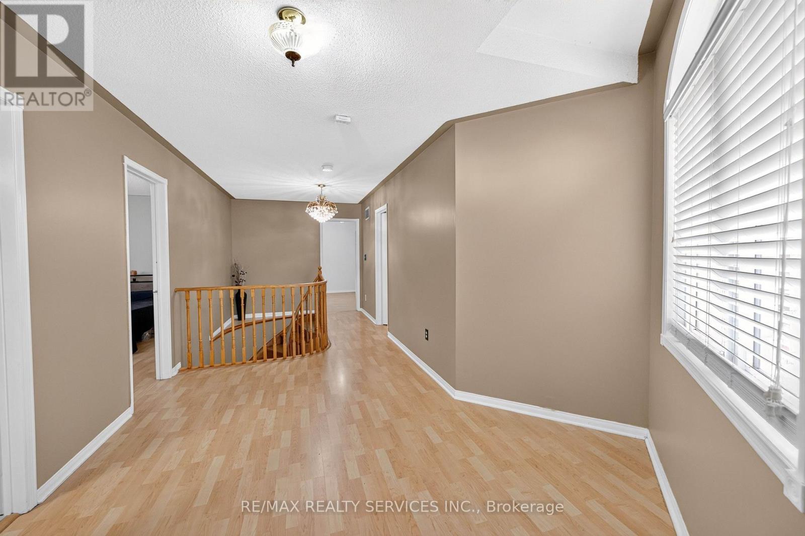703 Twain Avenue, Mississauga, Ontario  L5W 1K7 - Photo 22 - W13768516