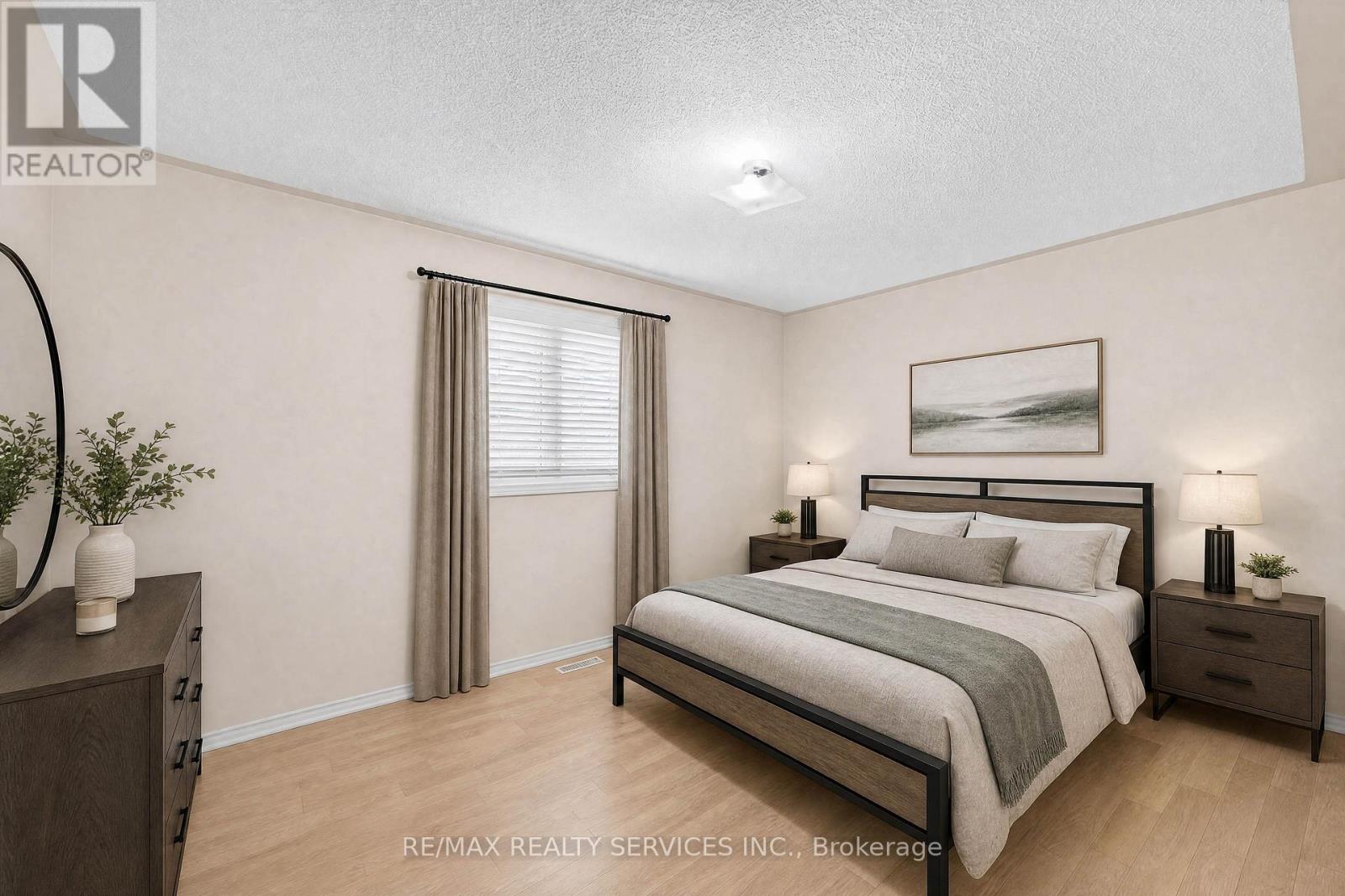 703 Twain Avenue, Mississauga, Ontario  L5W 1K7 - Photo 32 - W13768516