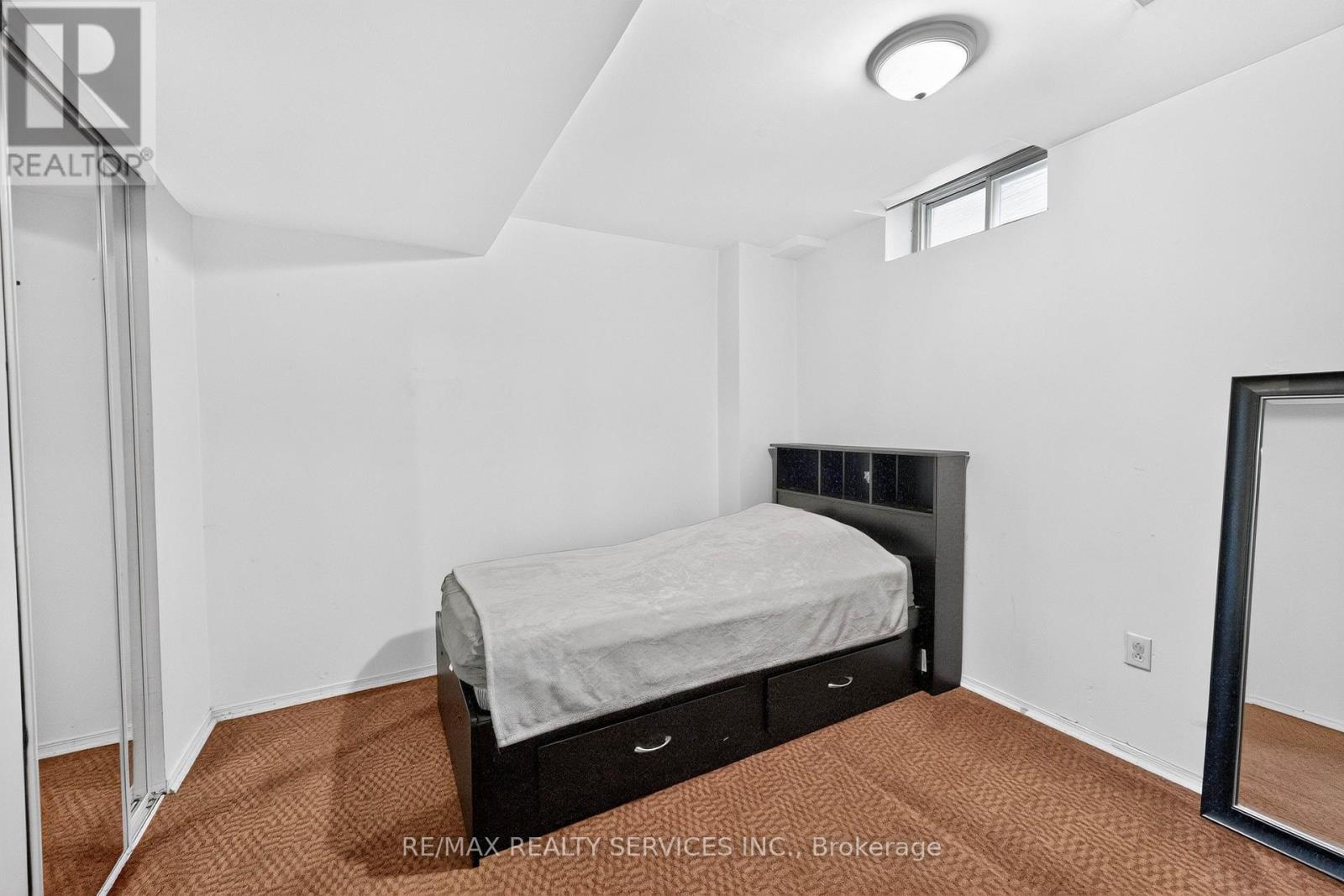 703 Twain Avenue, Mississauga, Ontario  L5W 1K7 - Photo 43 - W13768516