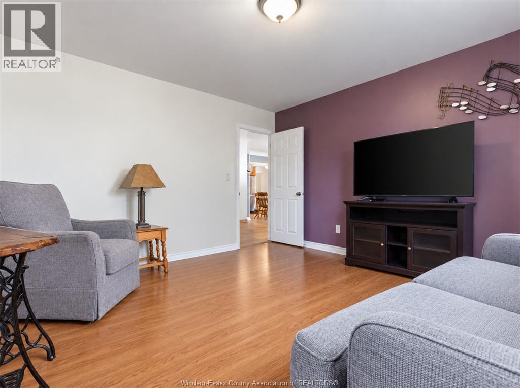 112 Iler Avenue, Essex, Ontario  N8M 1T7 - Photo 4 - 26022097