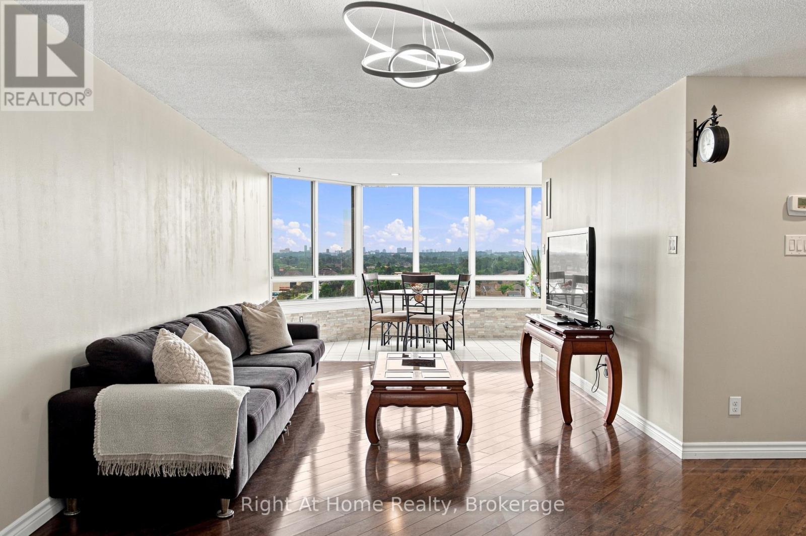 1215 - 11753 Sheppard Avenue E, Toronto, Ontario  M1B 5M3 - Photo 6 - E13645460