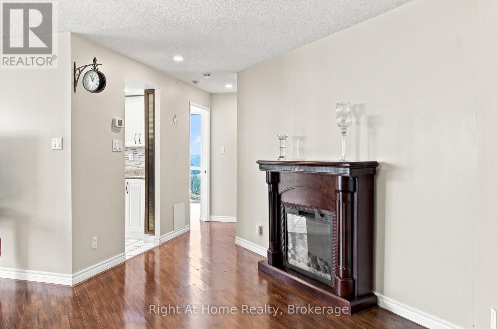 1215 - 11753 Sheppard Avenue E, Toronto, Ontario  M1B 5M3 - Photo 12 - E13645460