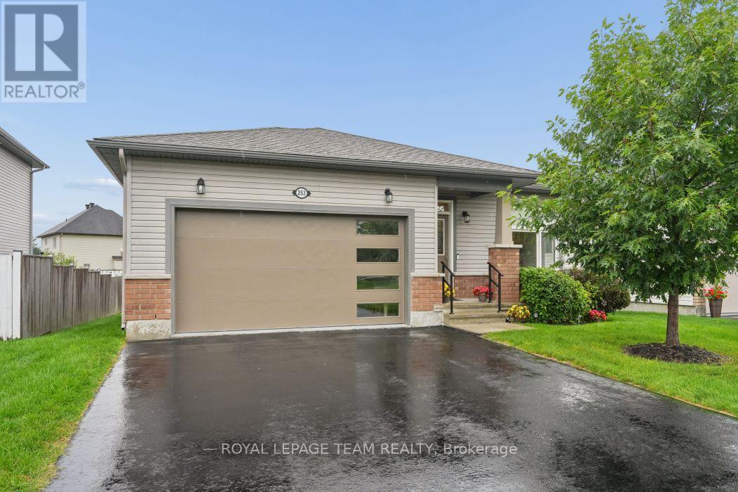 253 EDEY STREET, Arnprior, Ontario