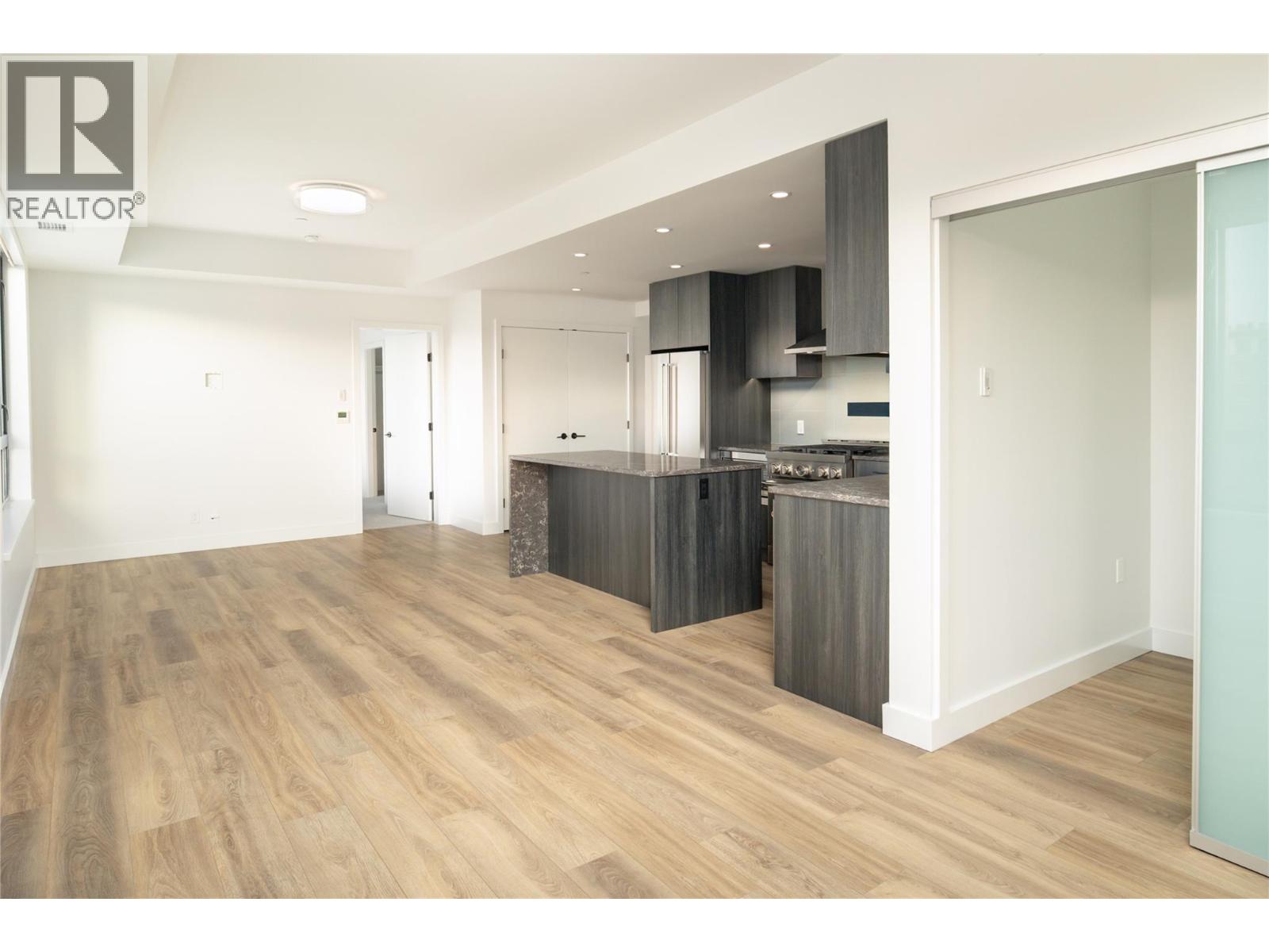 3051 Abbott Street Unit# 401 Kelowna Photo 10