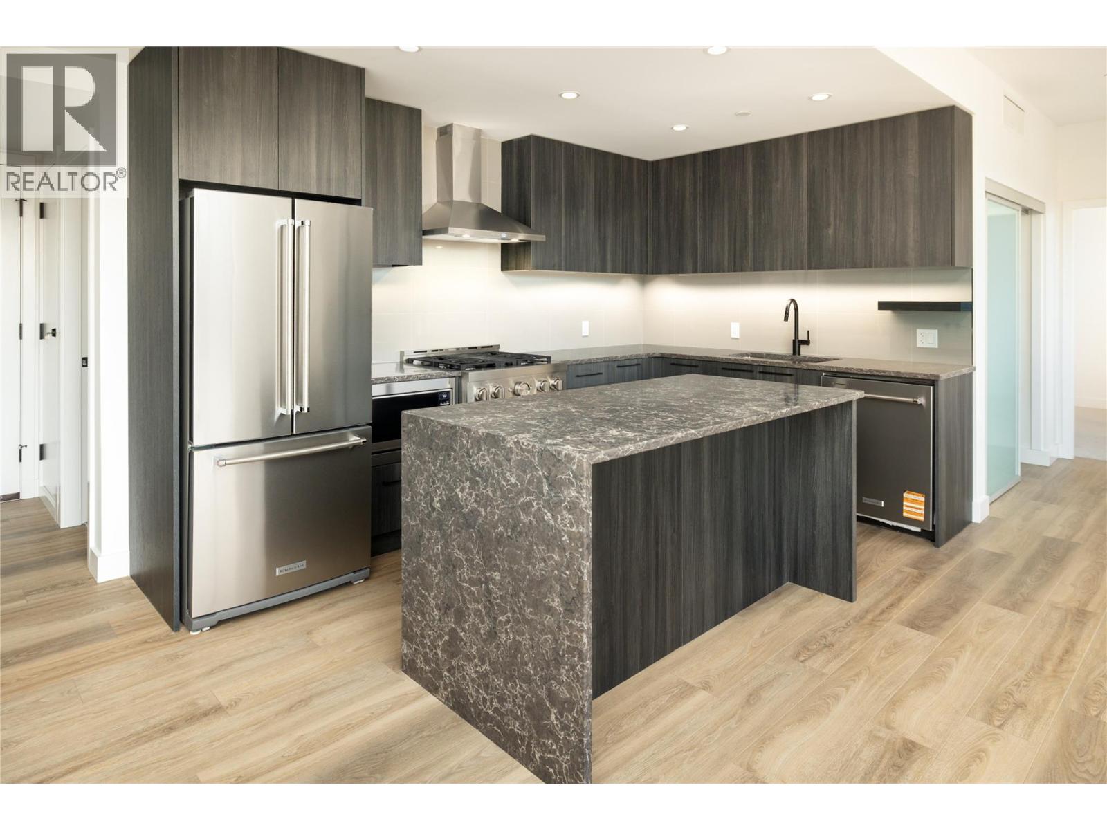 3051 Abbott Street Unit# 401 Kelowna Photo 7