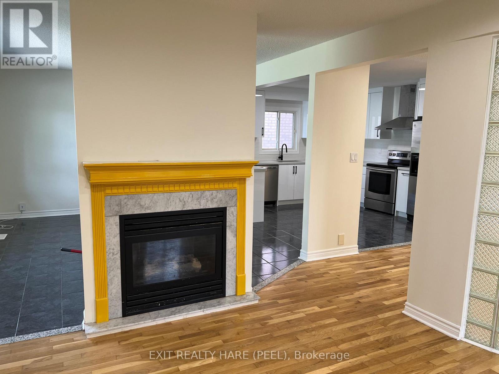 7698 Kipling Avenue, Vaughan, Ontario L4L 1Y6 - Photo 3 - N13753942