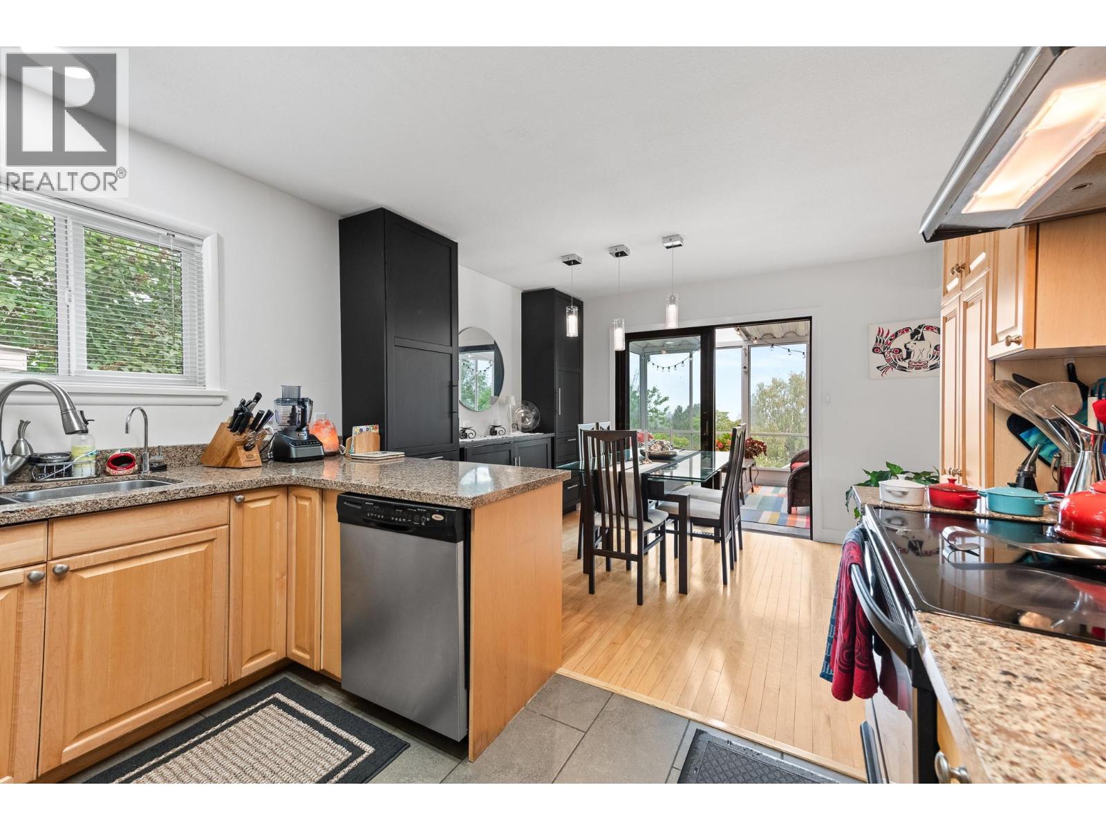 2705 9th Avenue, Castlegar, British Columbia V1N 2Y7 - Photo 10 - 10400301