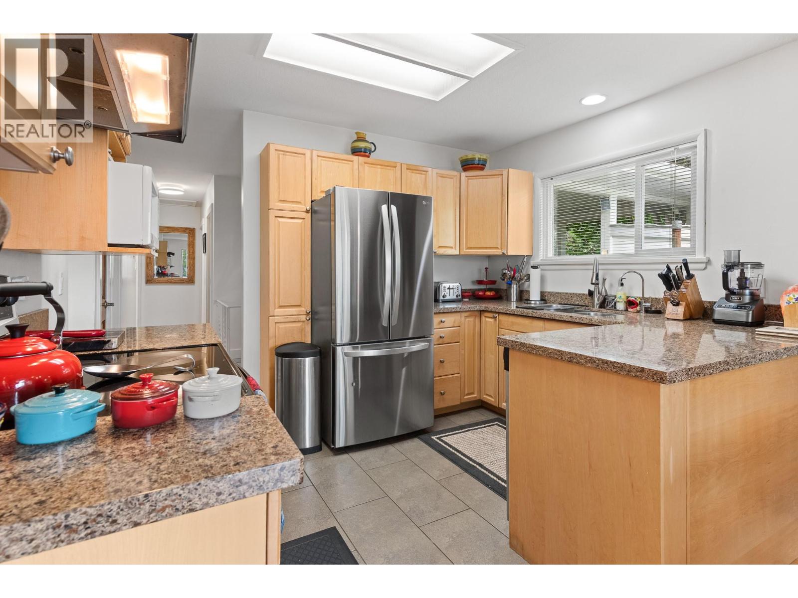 2705 9th Avenue, Castlegar, British Columbia V1N 2Y7 - Photo 13 - 10400301