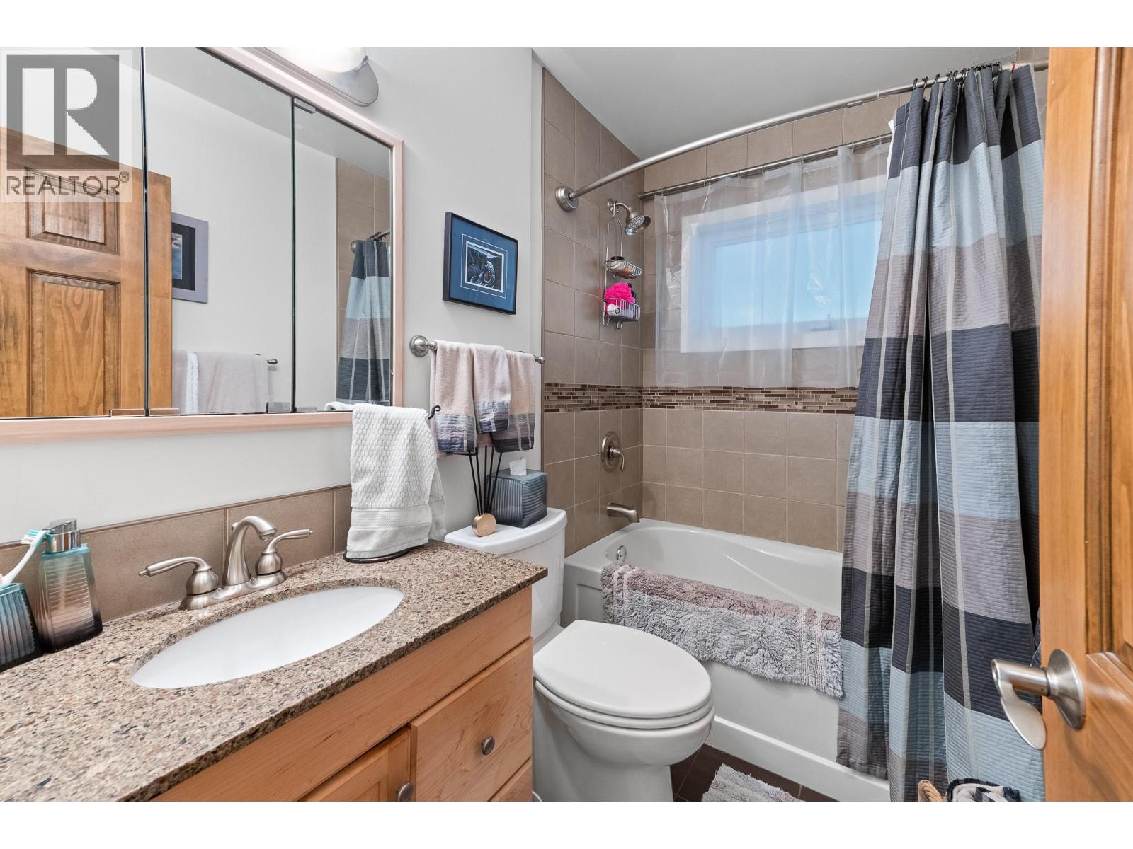 2705 9th Avenue, Castlegar, British Columbia V1N 2Y7 - Photo 35 - 10400301