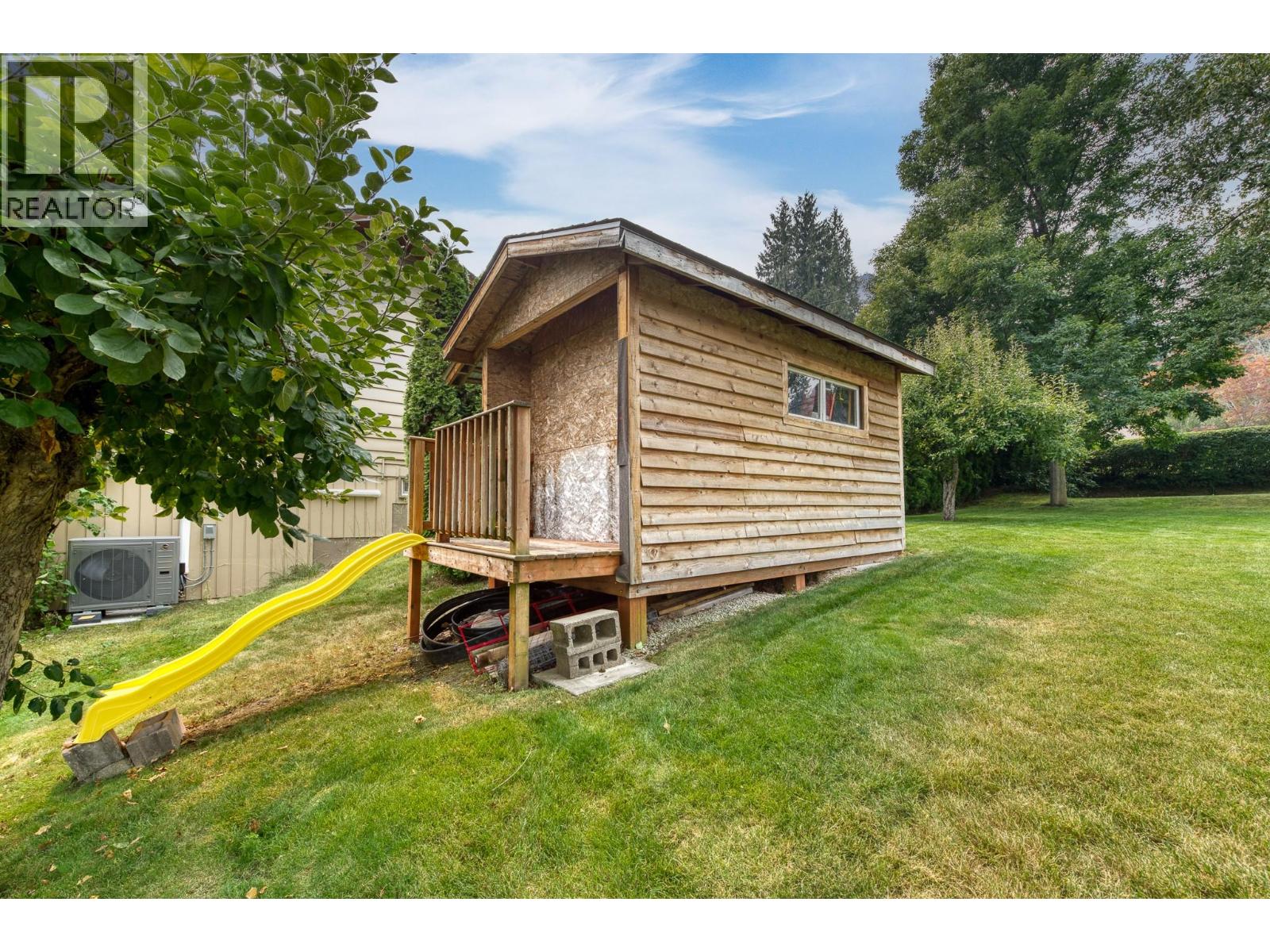 2705 9th Avenue, Castlegar, British Columbia V1N 2Y7 - Photo 49 - 10400301