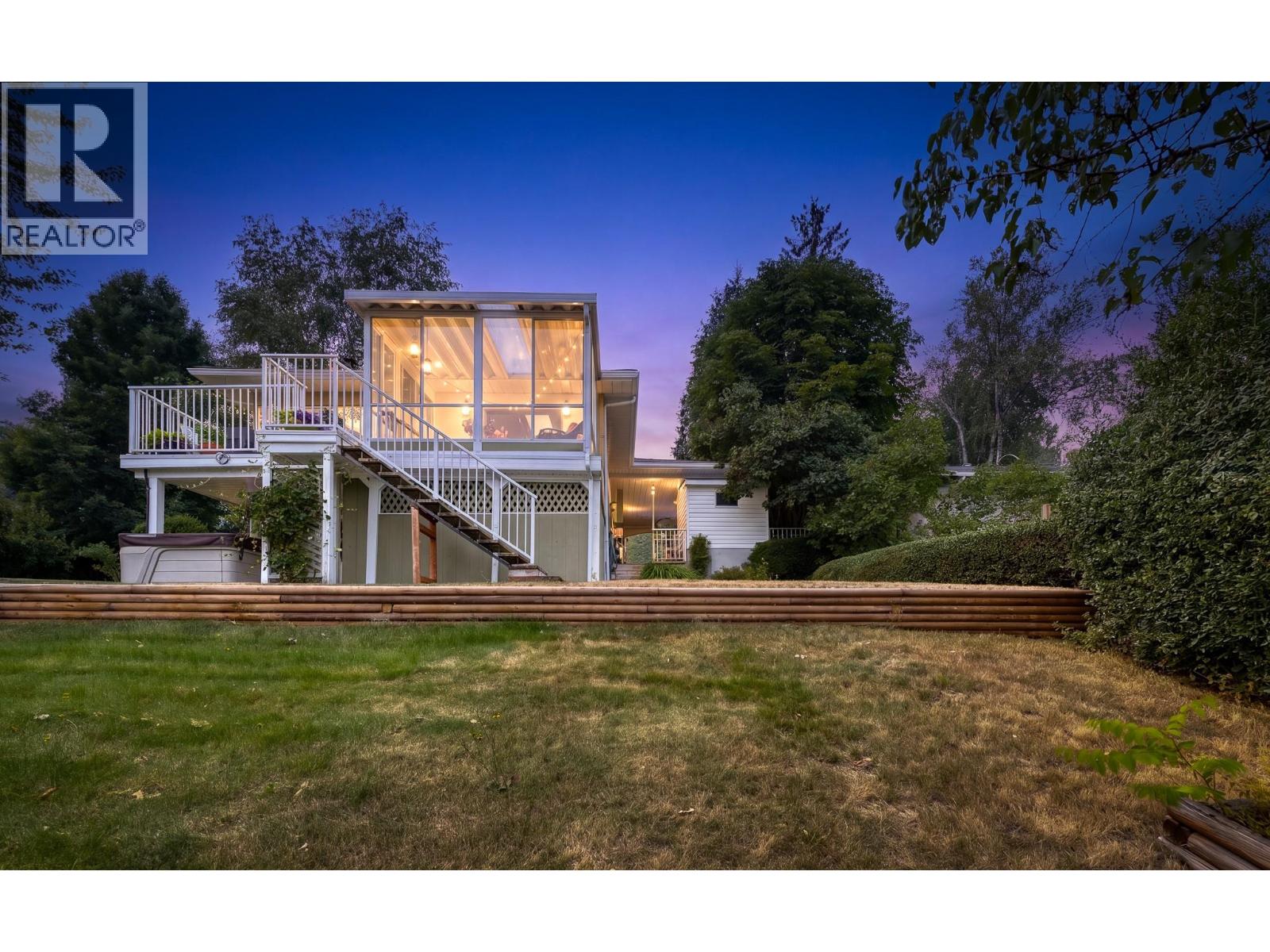 2705 9th Avenue, Castlegar, British Columbia V1N 2Y7 - Photo 51 - 10400301