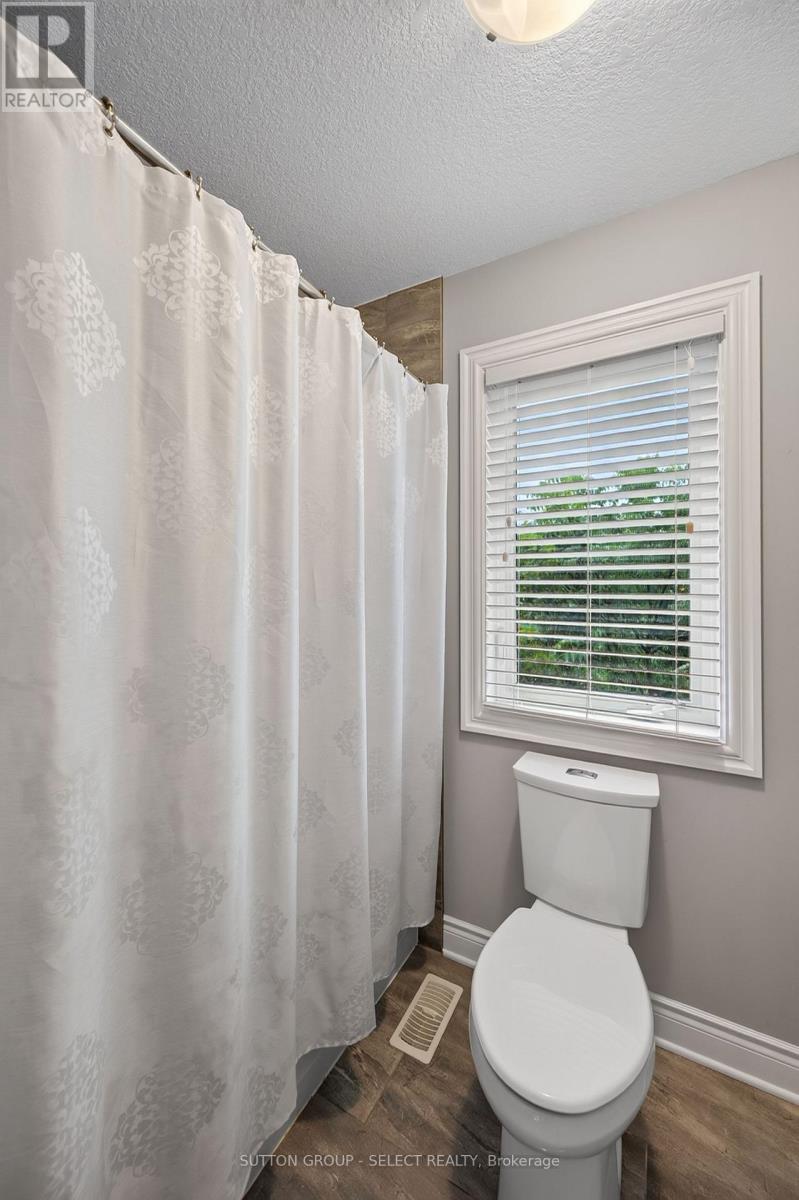 881 Foxcreek Road, London North, Ontario  N6G 0H1 - Photo 33 - X13768648