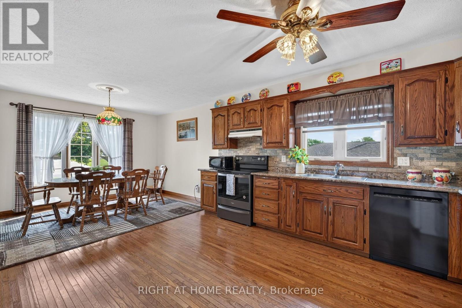 13 St Ladislaus Street, Norfolk, Ontario  N0J 1E0 - Photo 10 - X13768720