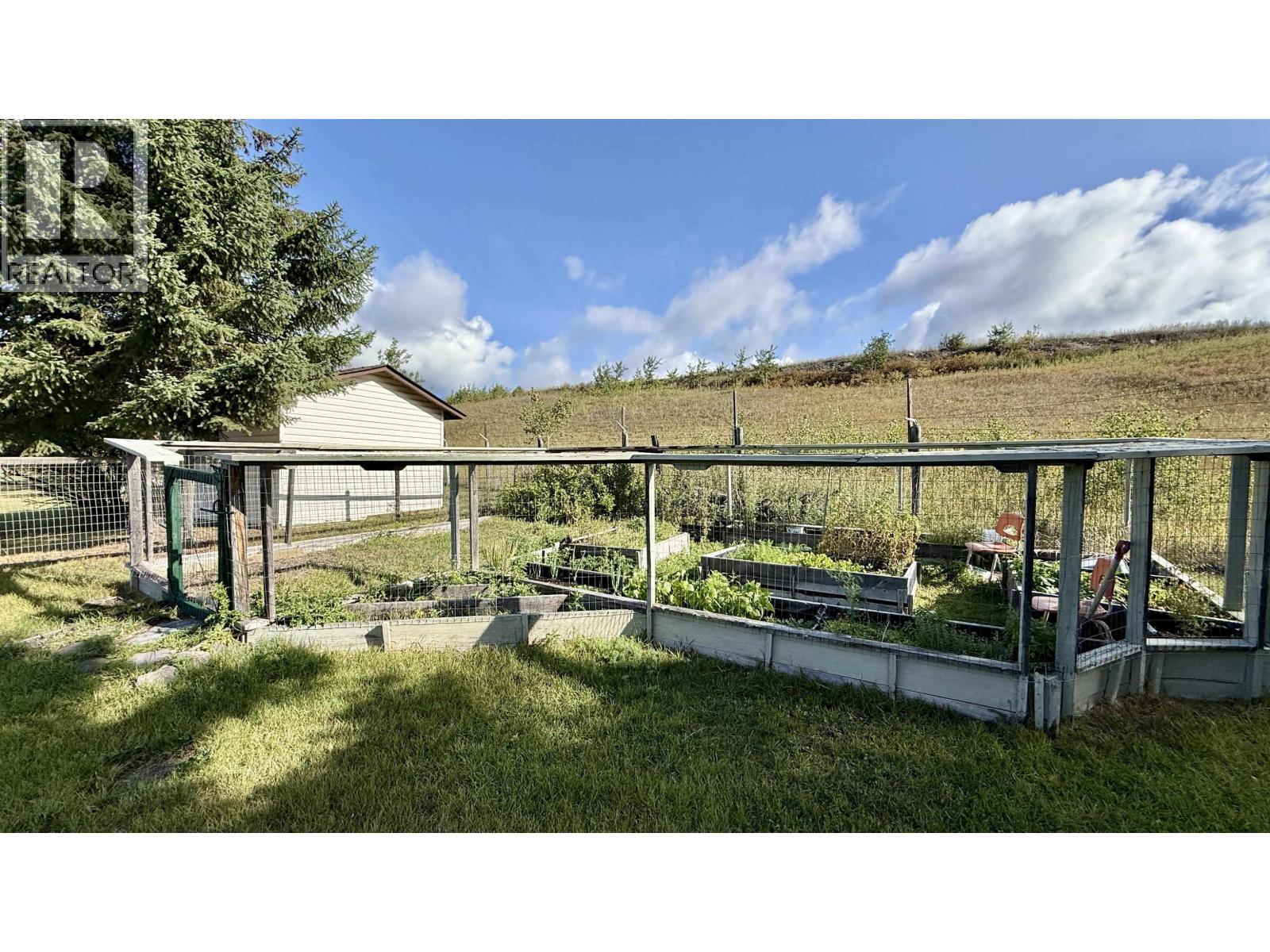 4953 Telqua Drive, 108 Mile Ranch, British Columbia  V0K 2E1 - Photo 25 - R3082511