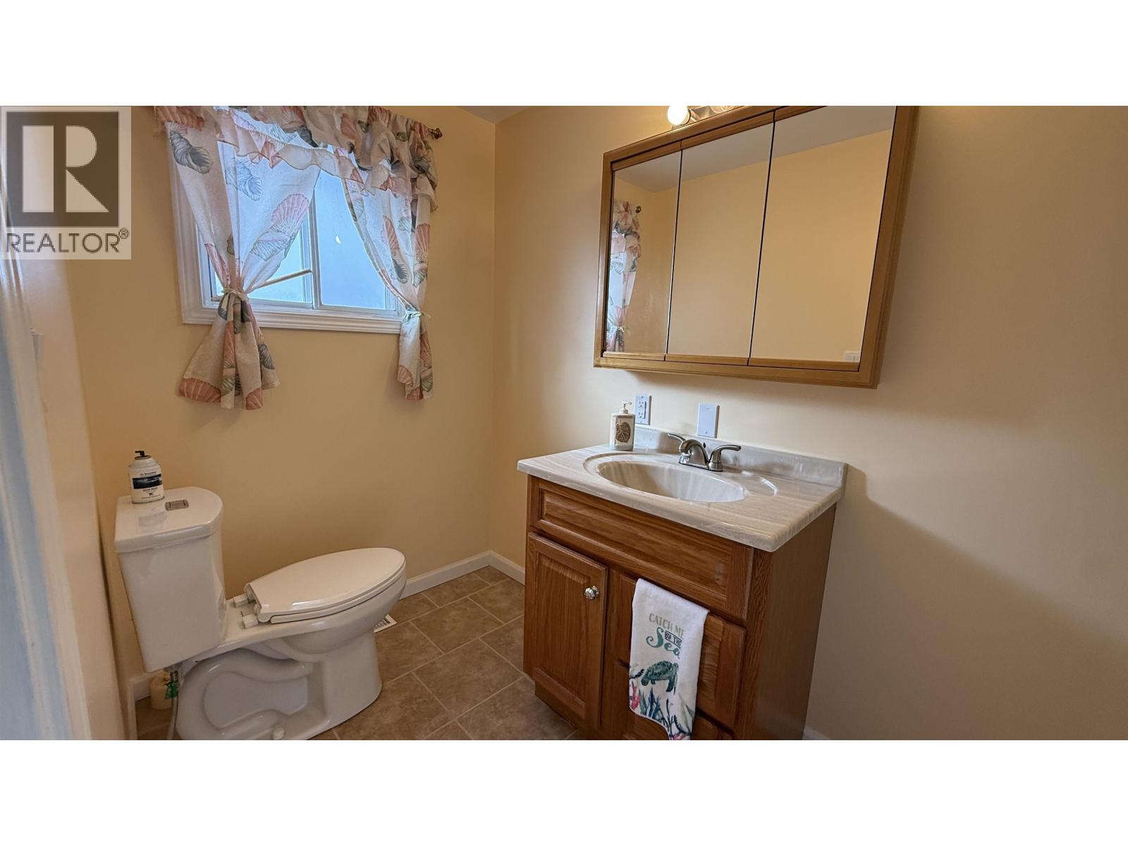 4953 Telqua Drive, 108 Mile Ranch, British Columbia  V0K 2E1 - Photo 15 - R3082511