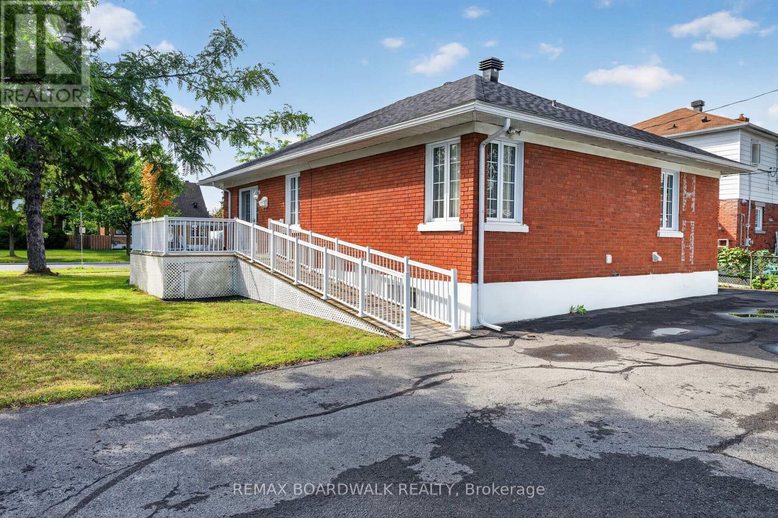 583 Donald Street, Ottawa, Ontario  K1K 1L5 - Photo 4 - X13768640