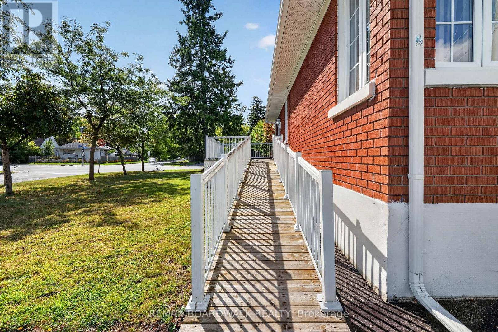 583 Donald Street, Ottawa, Ontario  K1K 1L5 - Photo 5 - X13768640
