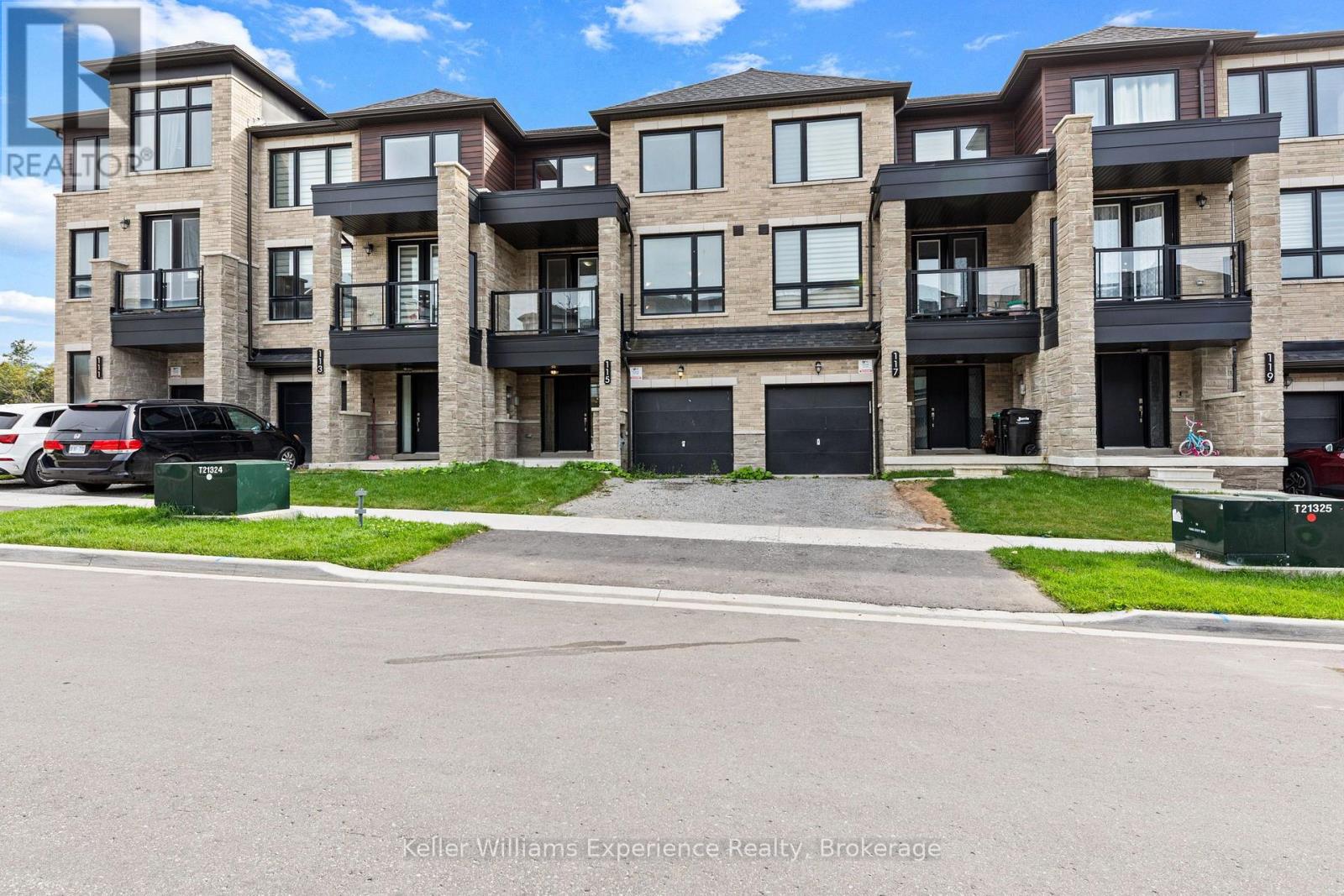 115 BLUE FOREST CRESCENT, Barrie, Ontario