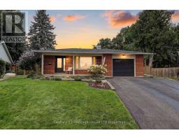 27 SILCOX PLACE, Woodstock, Ontario