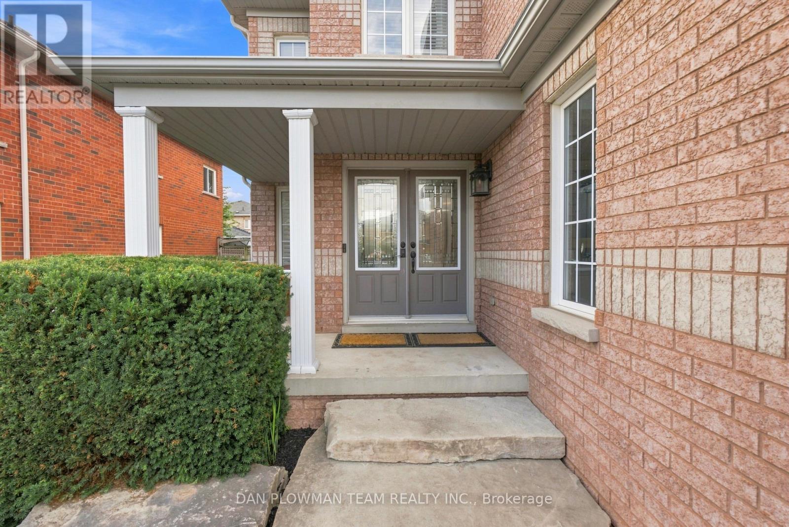 102 Southfield Avenue, Clarington, Ontario  L1E 3J9 - Photo 4 - E13768718