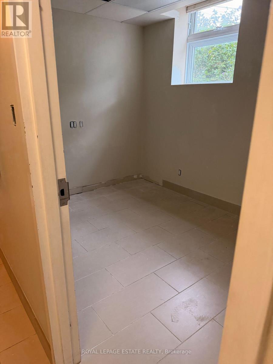 855 Kingston Road, Toronto, Ontario  M4E 1R9 - Photo 5 - E13667376