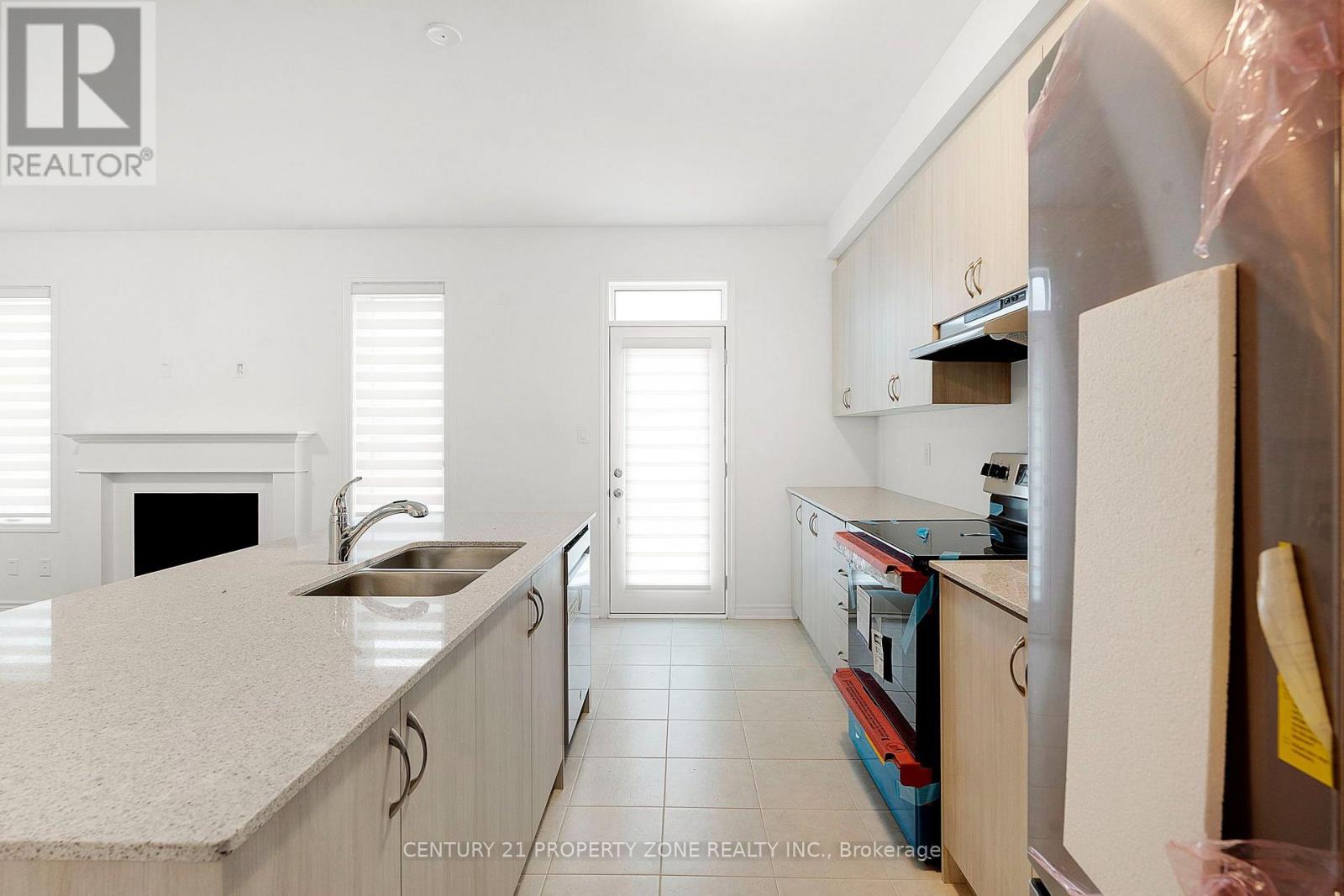 1518 Zilio Terrace, Milton, Ontario  L9E 2H8 - Photo 10 - W13768594