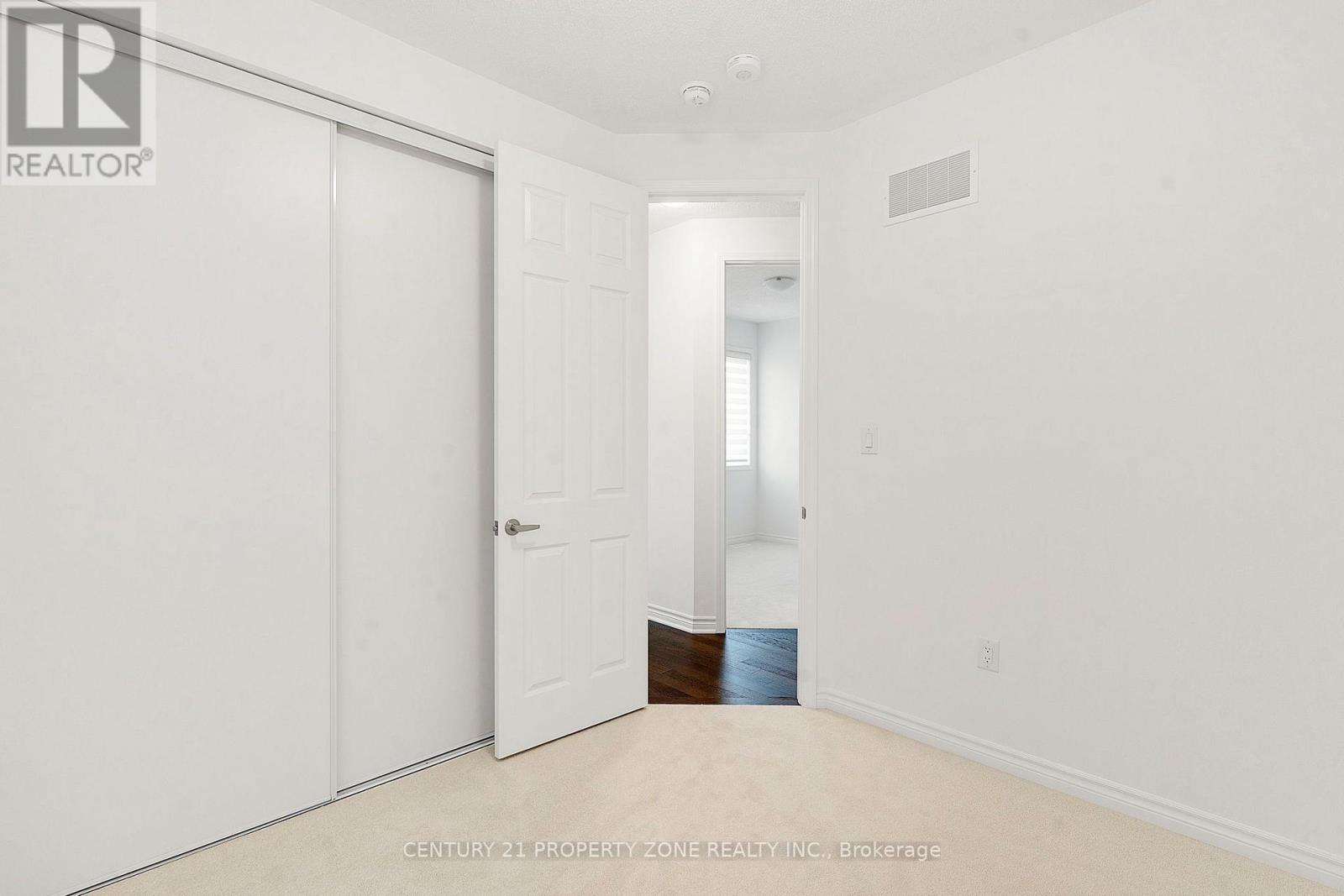 1518 Zilio Terrace, Milton, Ontario  L9E 2H8 - Photo 27 - W13768594