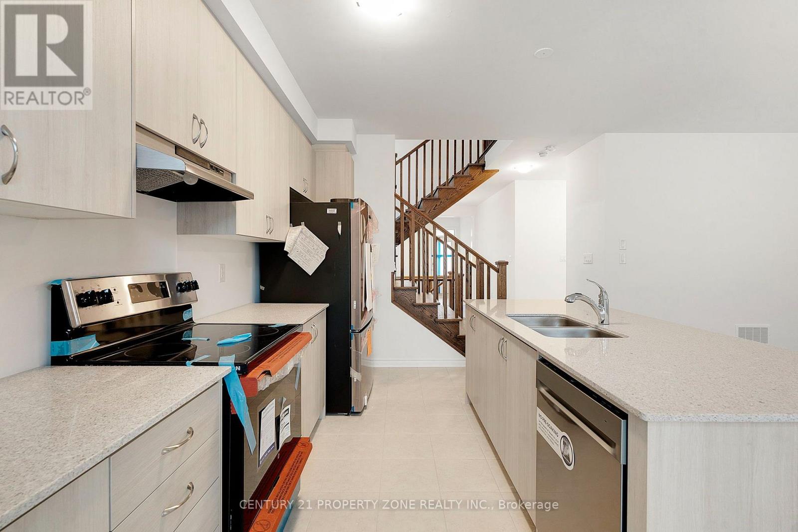 1518 Zilio Terrace, Milton, Ontario  L9E 2H8 - Photo 9 - W13768594