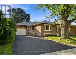 130 THISTLE DOWN BOULEVARD, Toronto, Ontario